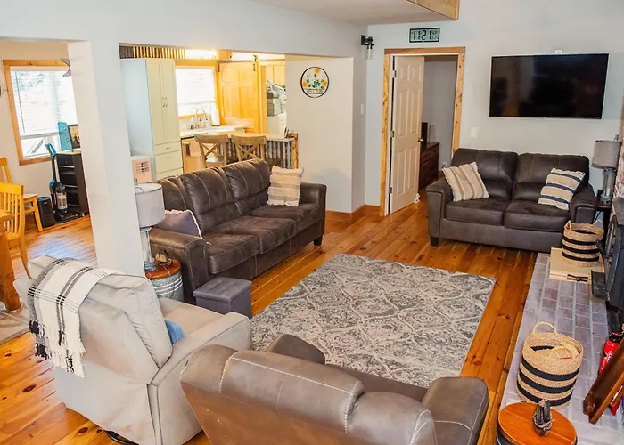 Scenic Views! Riverfront Kalama Home, Pets Welcome
