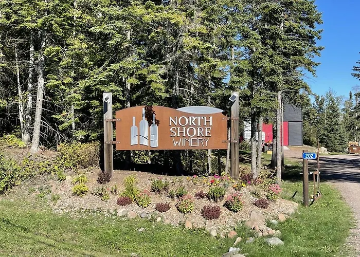 Escape To “Shared Summit” On Minnesota'S North Shore