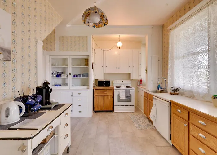 2 Mi To River: Historic Clarkston Home W/ Views!