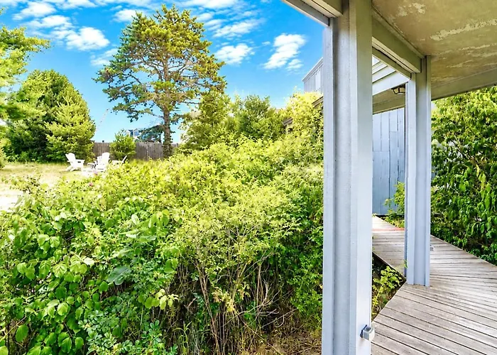 Salty Dolphin By Bayley Vacation Rentals