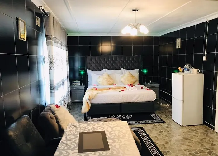 Uphondo Lodge