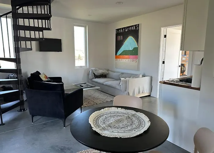 Madison Valley Vista Designer Suite