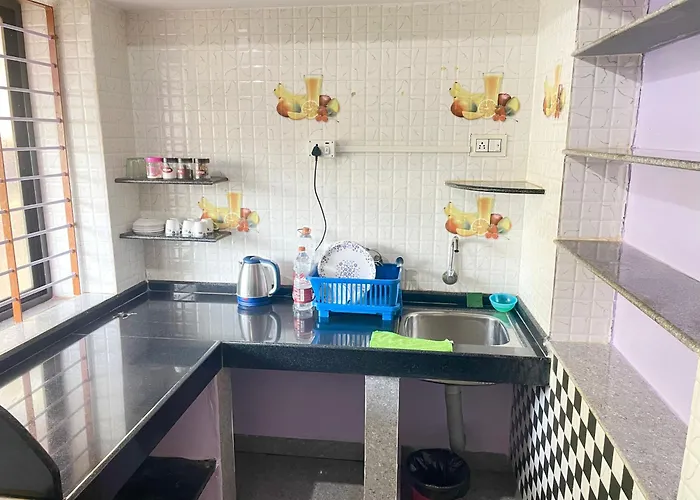 R J Homestay