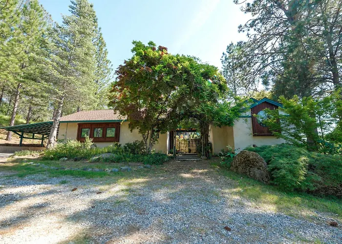 On 10 Acres! Serene Nevada City Retreat W/ Hot Tub