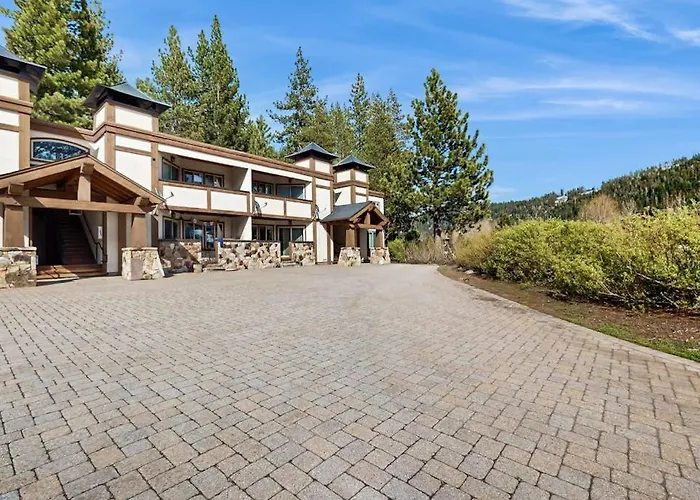 Cozy Condo With Wood Fireplace Mountain Views- Walk To Lifts
