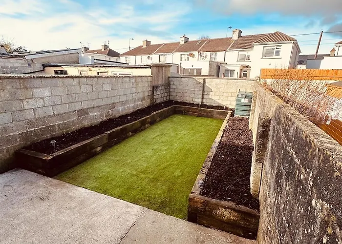 Tralee Town 3 Bedroom House With Parking