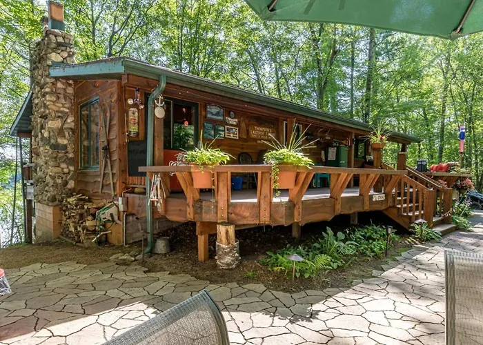 Lake House W/ Snowmobile Access