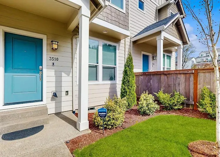 Beautiful Spacious Townhome Close To Downtown & Uo With Wifi Ac Fireplace