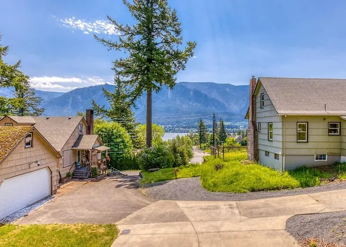 Mountain And River-View Home & Studio With Fireplace Grills Outdoor Areas