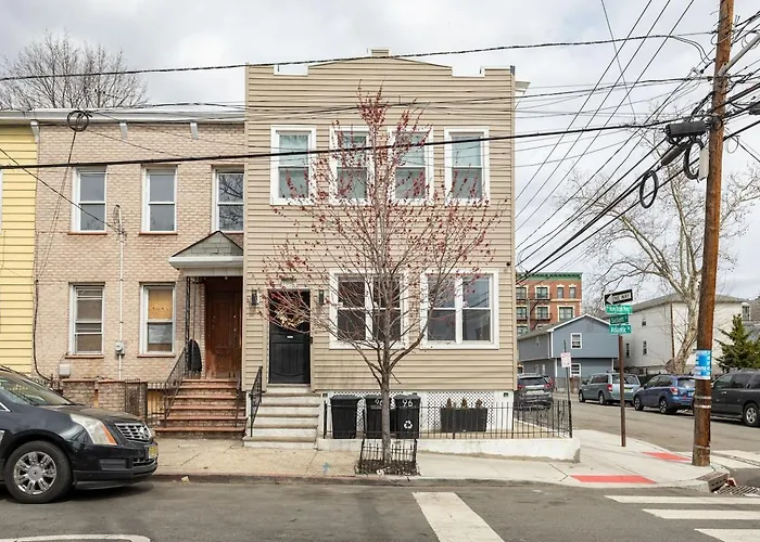 Modern Jersey City Duplex Near Path & Nyc Access