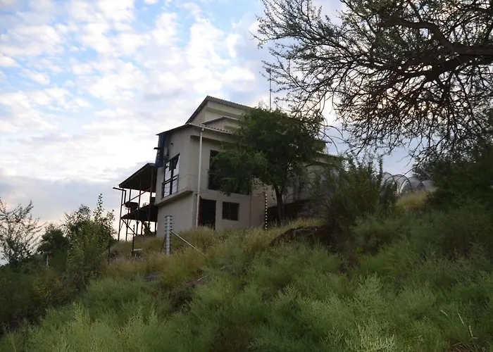 Adestdei - Farm House