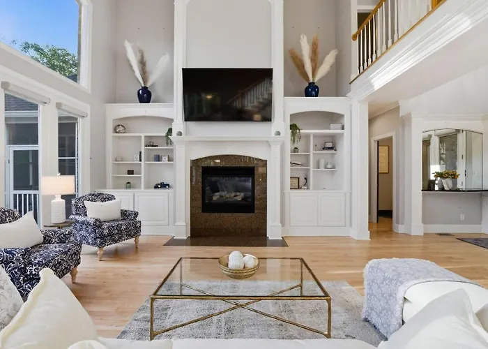 Belle Pines Hideaway By Avantstay