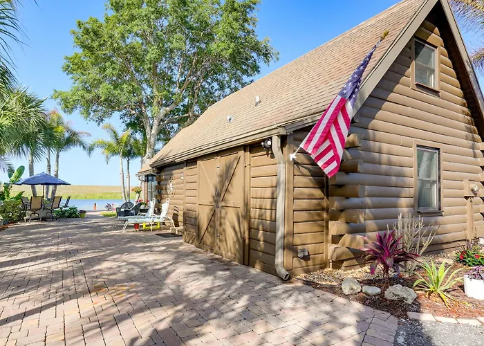 Dock & Views! Waterfront Cabin On Lake Okeechobee