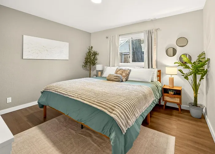 Basecamp Gp- Private Unit In Quiet Duplex Near Downtown