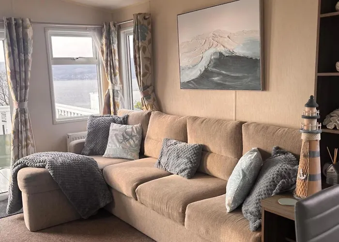Seaside Escape In Wemyss Bay