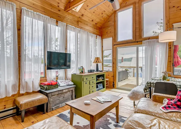 Adorable Cottage, Shared Beach, Walk To Town