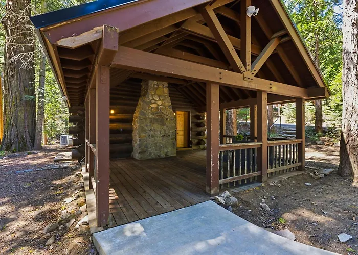 Charming Fully Renovated Log Cabin, 2 Miles To Yosemite South Gate!!!