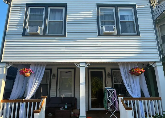The 1889 Modern Victorian 6Br House Sunroom 1 Block To Sandy Beach Beach Badges Included Walk To Asbury Park Nightlife Dog Friendly