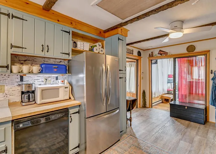 Adorable Cottage, Shared Beach, Walk To Town