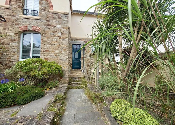 Charming House - Vannes Town Center Within Walking Distance & Parking