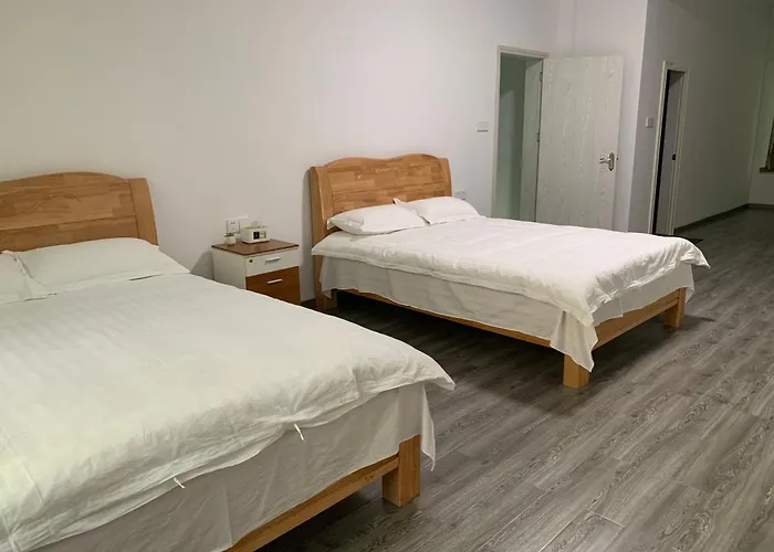 近富逸城商场天奕商场紫马岭公园职业技术学院五卧室二厅大厨房简约治愈系三层别墅