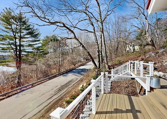 Charming Cottage With A Spacious Deck Overlooking The Megunticook River