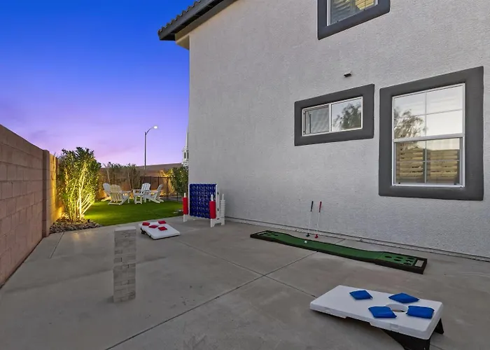 New-5Bdrm-All King Beds-Heated Pool-Vegas Theme