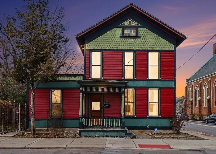 Lil' Red House On Porter