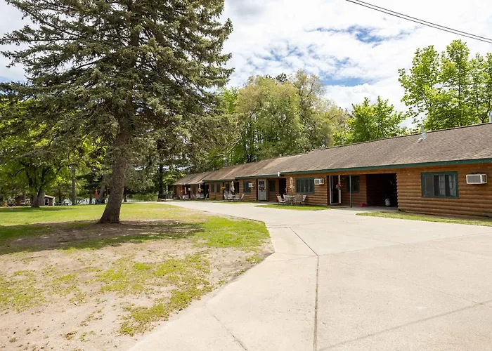 2Br 1Ba Cabin #2 Riverside Point Resort