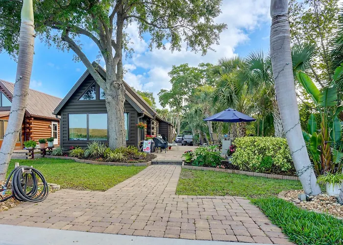 Dock & Views! Waterfront Cabin On Lake Okeechobee