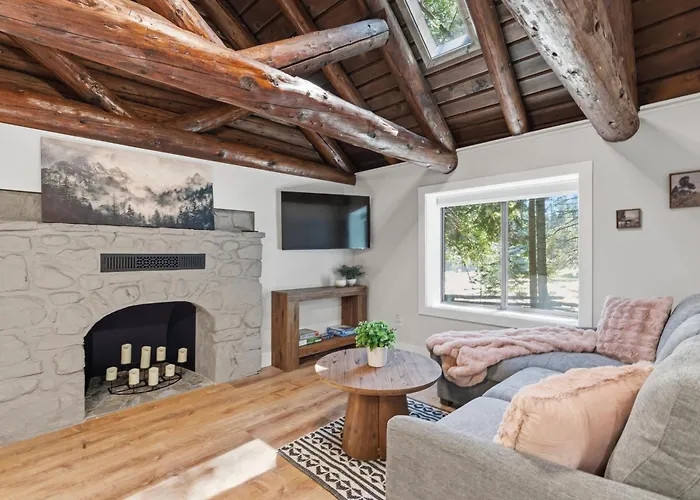 Charming Fully Renovated Log Cabin, 2 Miles To Yosemite South Gate!!!