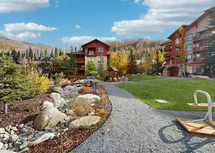5Th-Floor Condo With Balcony W&D Heated Pool Hot Tub Lockers Game Room Gym