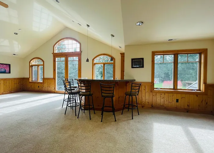 Private Luxury 6-Acres Estate Pool Court Goats
