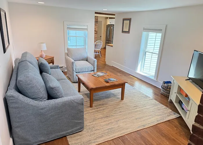 Duplex Farmhouse Rental Walk To Downtown
