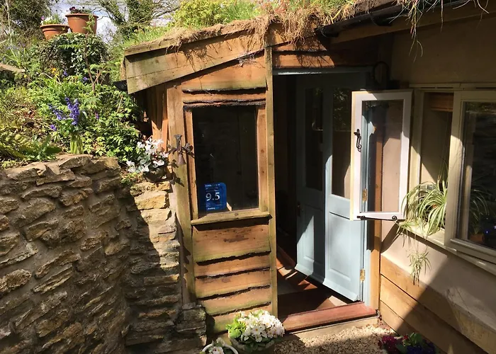 Pathways, Beachwood Cottage