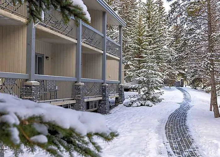 Tunnel Mountain Resort