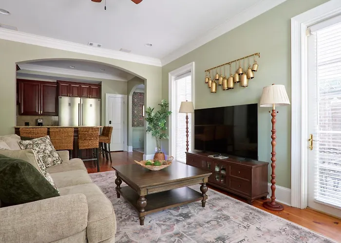 Beautiful 3Bed Townhome In Historic Downtown Savannah