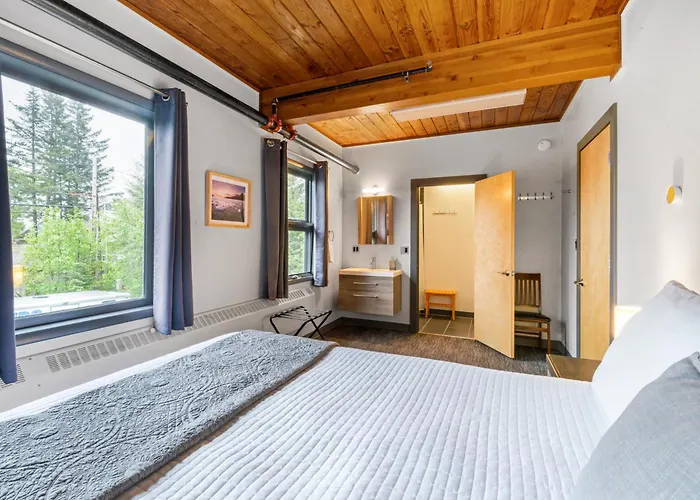 Seward Adventure Lodge