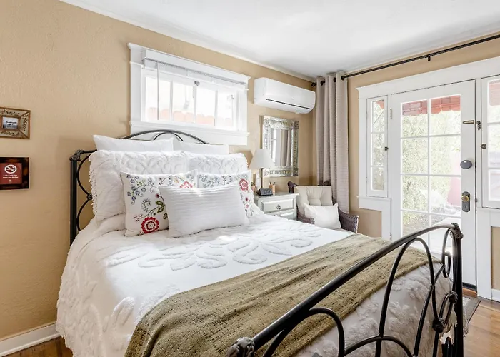 Casita Gundry- Boutique Hideaway, Quaint Historic Charm