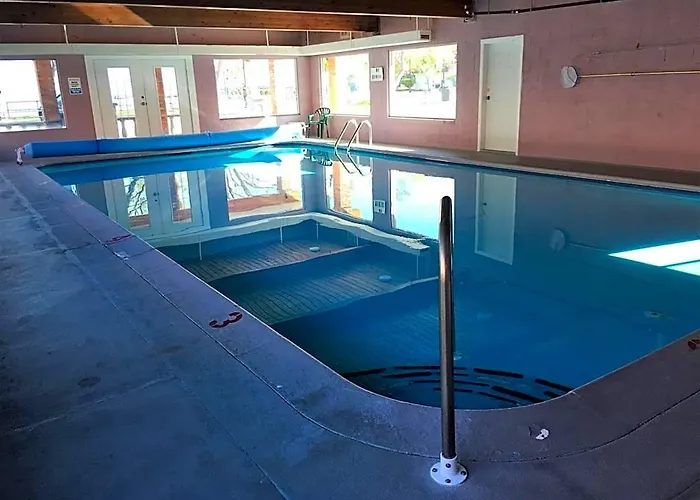 Slumberlodge Hotel