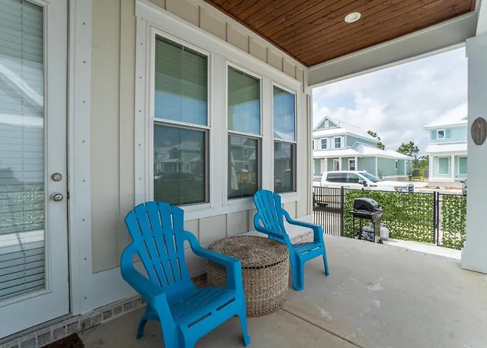 ~Spacious Home Near Beach W/ Game Room And Community Pool~