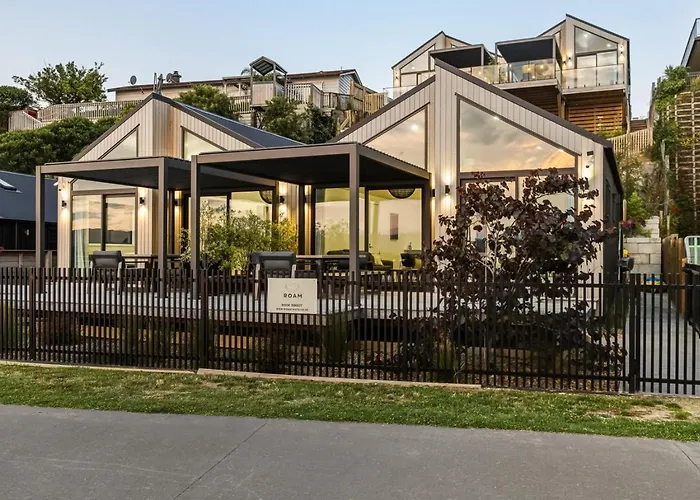 Roam Taupo Lake Front Unit 1 - Spa Pool