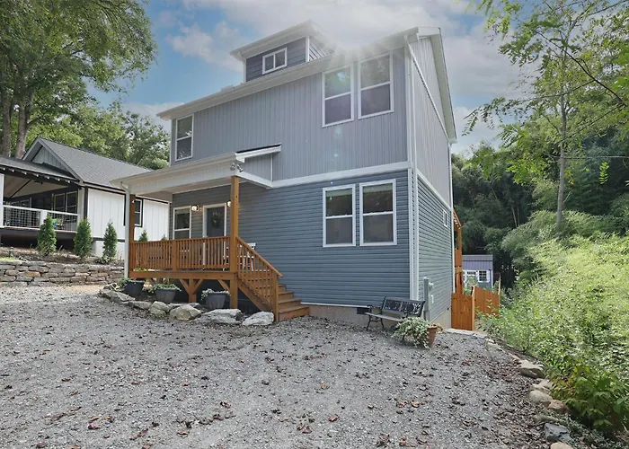 Bungalow Dream, Water & Electric Are Back-Fire Pit & Fenced