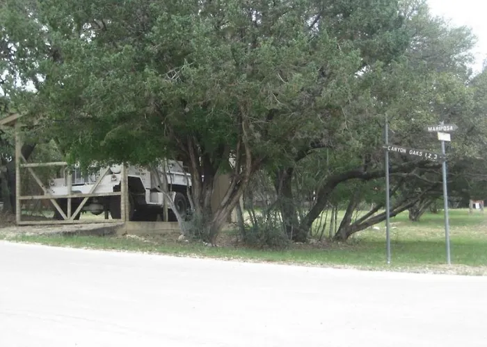 Cherokee Oaks - Frio River Haven