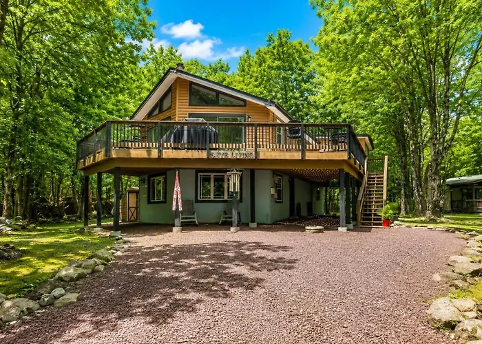 Lakeview Escape With Hot Tub, Lake, & Ski