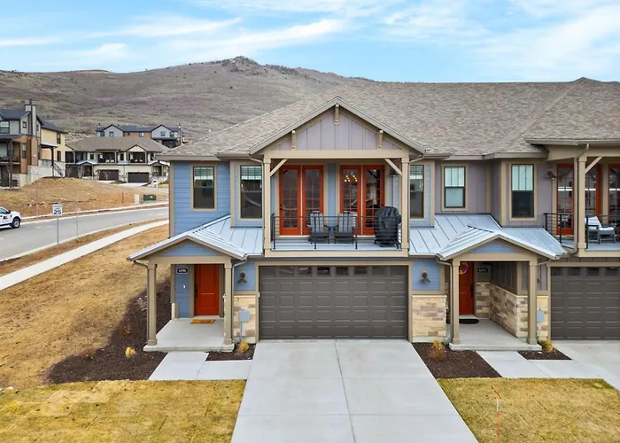 Brand New Scenic Luxury Mountain Retreat