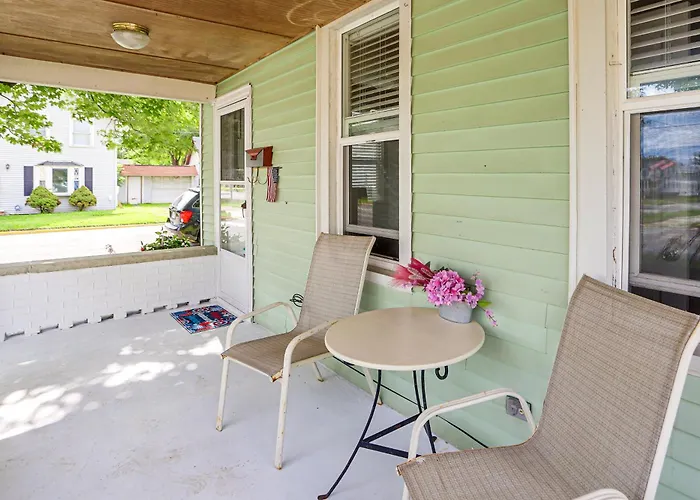 1 Mi To Water & Dtwn: Lake Erie Family Getaway