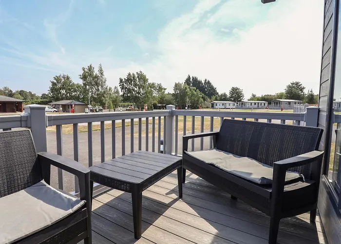 Cedar Lodge 2 Bedrooms With Hot Tub