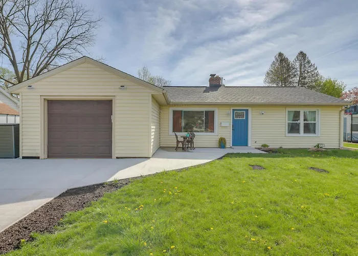 Pet Friendly W/ Yard! Modern La Porte Home By Dtwn