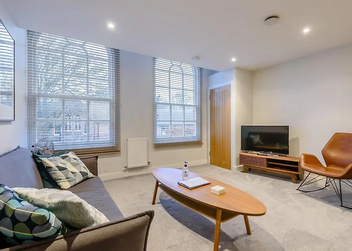3 Eastgate - Uk34282